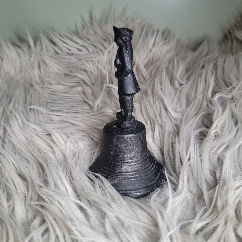 Vintage Cast Iron Soldier Dinner Bell - Picture 2 of 6
